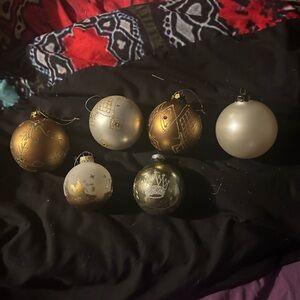 6 gold n crème glass Xmas ornaments